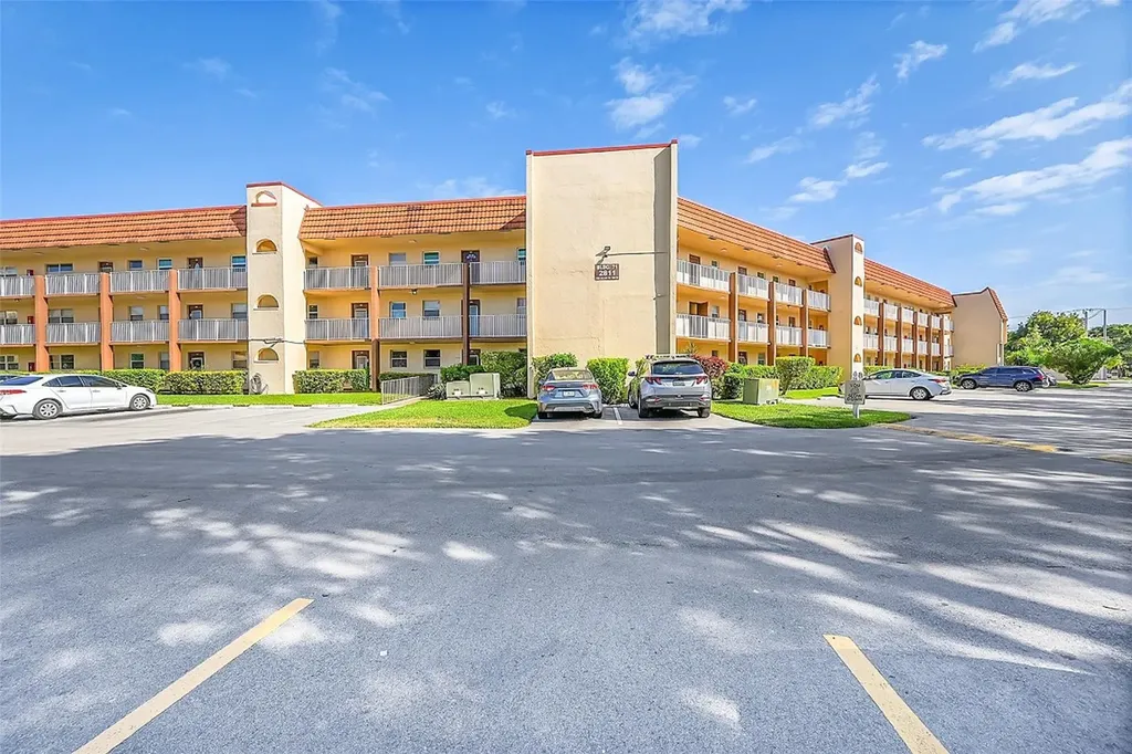 2811 N Pine Island Road Sunrise FL 33322