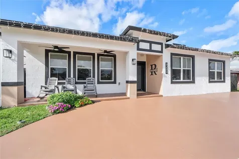 8211 NW 74th Avenue Tamarac FL 33321
