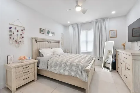 8211 NW 74th Avenue Tamarac FL 33321