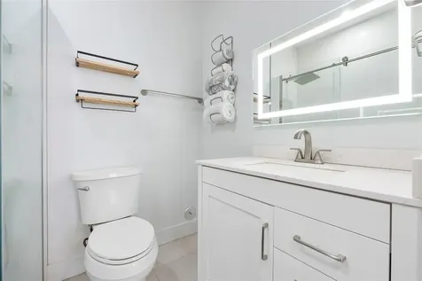8211 NW 74th Avenue Tamarac FL 33321