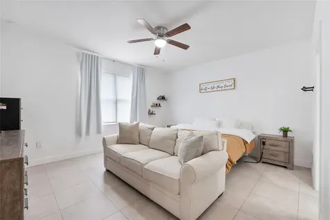 8211 NW 74th Avenue Tamarac FL 33321