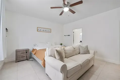 8211 NW 74th Avenue Tamarac FL 33321