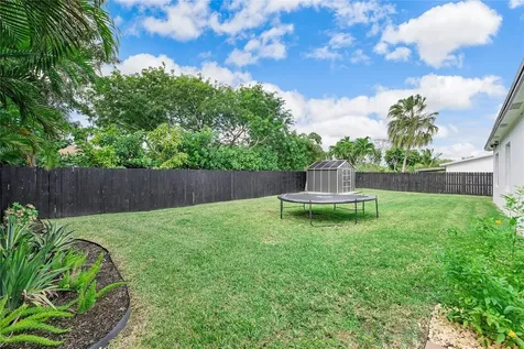 8211 NW 74th Avenue Tamarac FL 33321