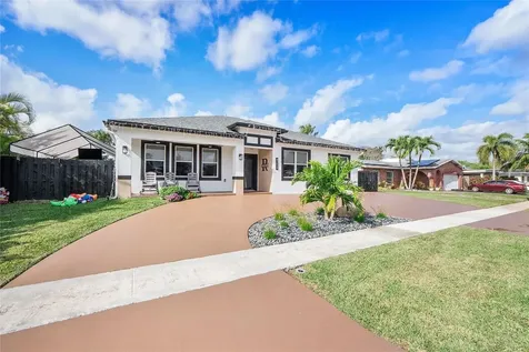 8211 NW 74th Avenue Tamarac FL 33321