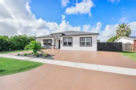 8211 NW 74th Avenue Tamarac FL 33321