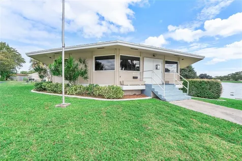8211 NW 74th Avenue Tamarac FL 33321