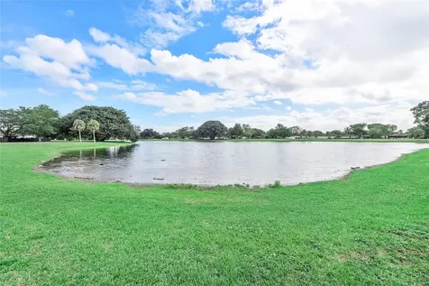 8211 NW 74th Avenue Tamarac FL 33321