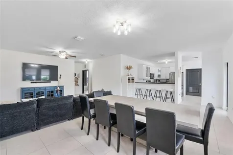 8211 NW 74th Avenue Tamarac FL 33321