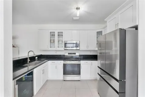 8211 NW 74th Avenue Tamarac FL 33321