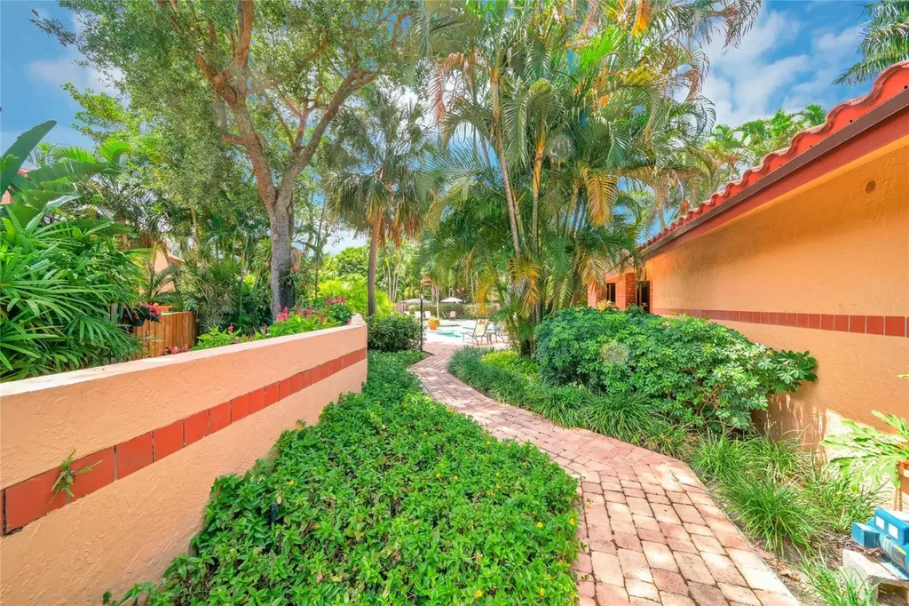 200 NE 17th Court Fort Lauderdale FL 33305