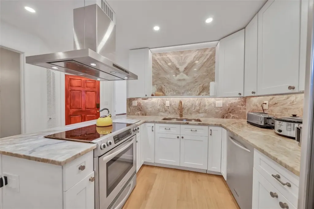 200 NE 17th Court Fort Lauderdale FL 33305
