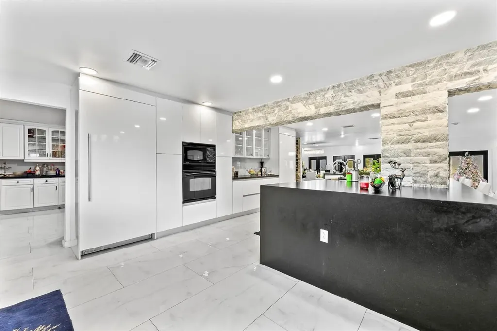 4131 NW 99th Avenue Coral Springs FL 33065