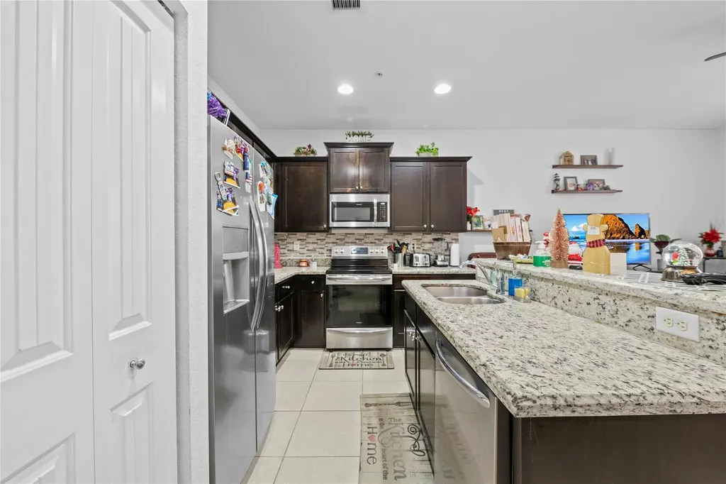 197 SW 6th Place Pompano Beach FL 33060
