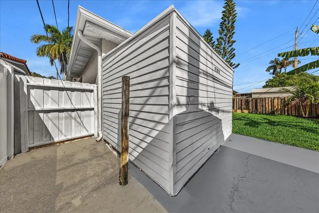 1004 Johnson Street Hollywood FL 33019