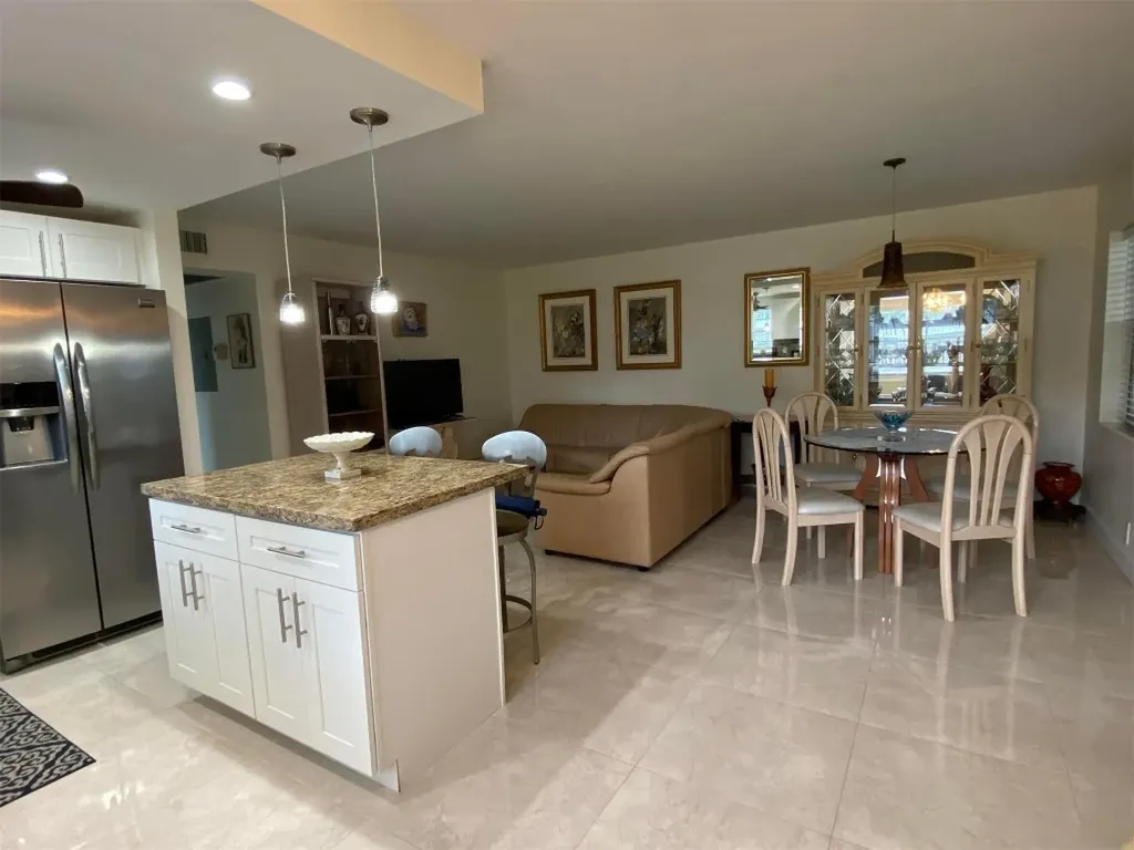 321 Durham J Deerfield Beach FL 33442