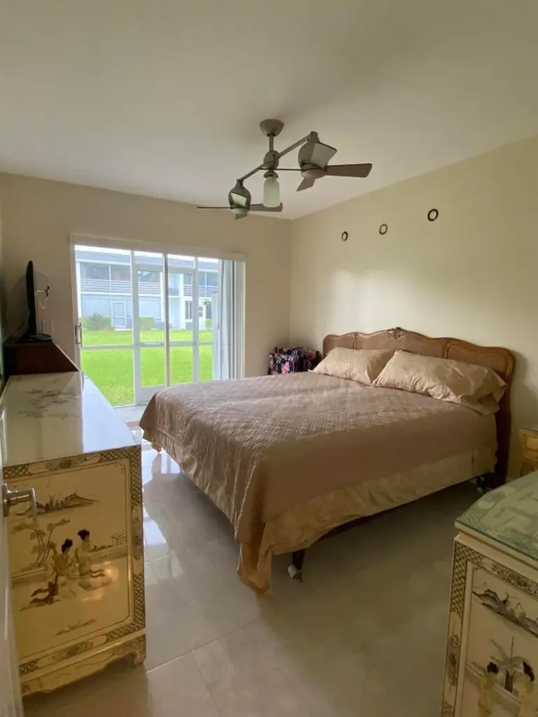 321 Durham J Deerfield Beach FL 33442