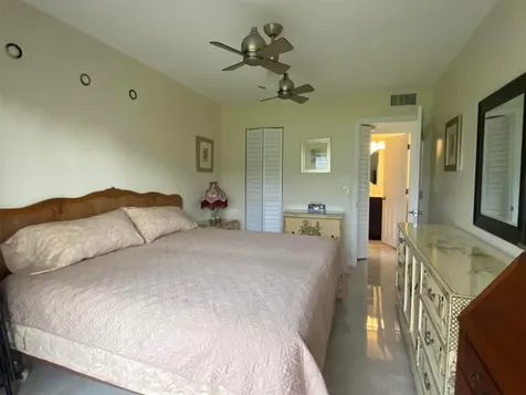 321 Durham J Deerfield Beach FL 33442