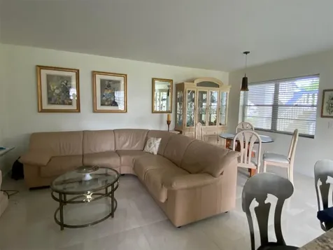 321 Durham J Deerfield Beach FL 33442
