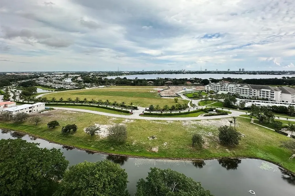 2480 Presidential Way West Palm Beach FL 33401