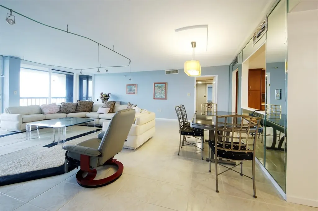 2480 Presidential Way West Palm Beach FL 33401