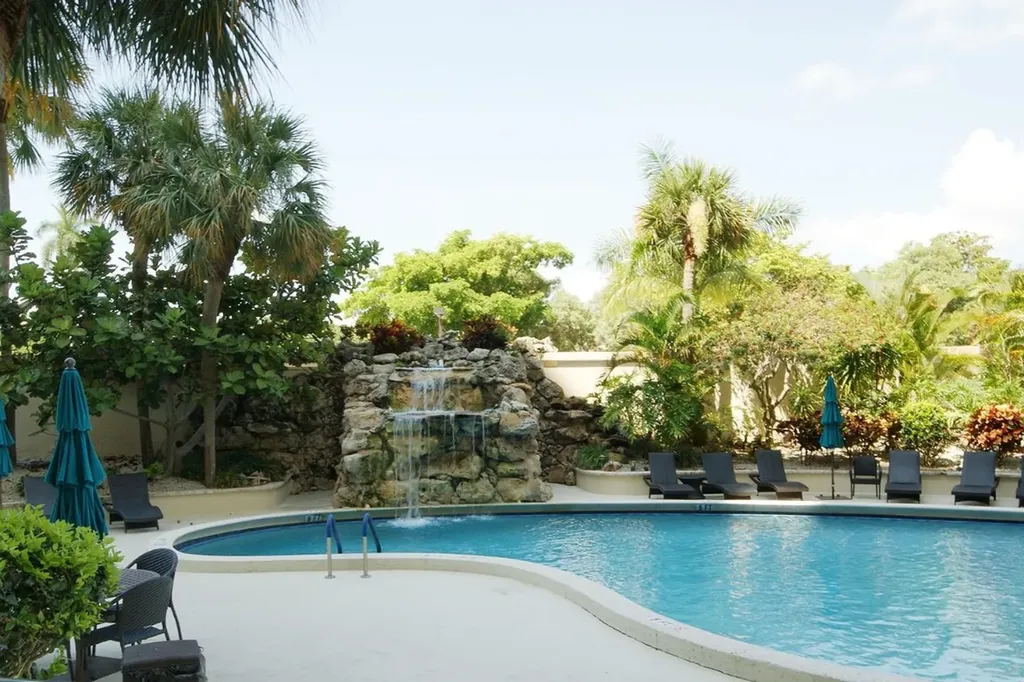 2480 Presidential Way West Palm Beach FL 33401