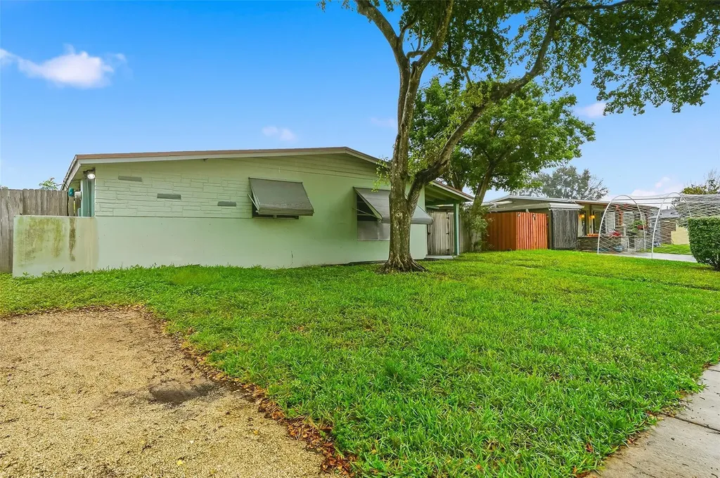 5711 SW 37th Court Davie FL 33314