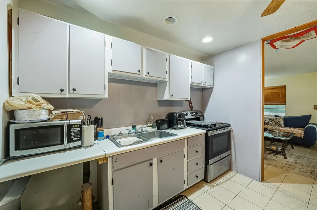 5711 SW 37th Court Davie FL 33314