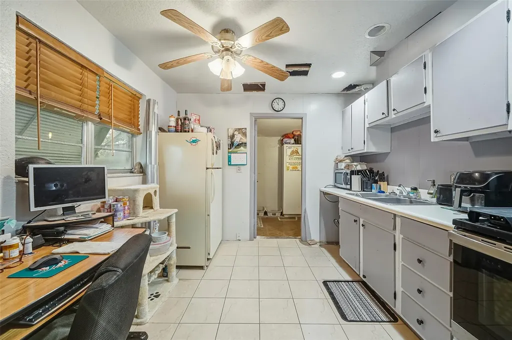 5711 SW 37th Court Davie FL 33314