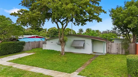 5711 SW 37th Court Davie FL 33314