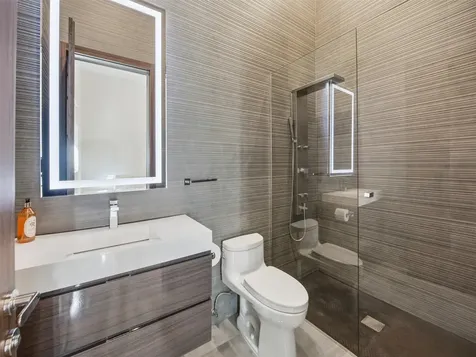 2213 NE 37th Drive Fort Lauderdale FL 33308
