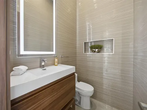 2213 NE 37th Drive Fort Lauderdale FL 33308