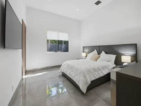 2213 NE 37th Drive Fort Lauderdale FL 33308