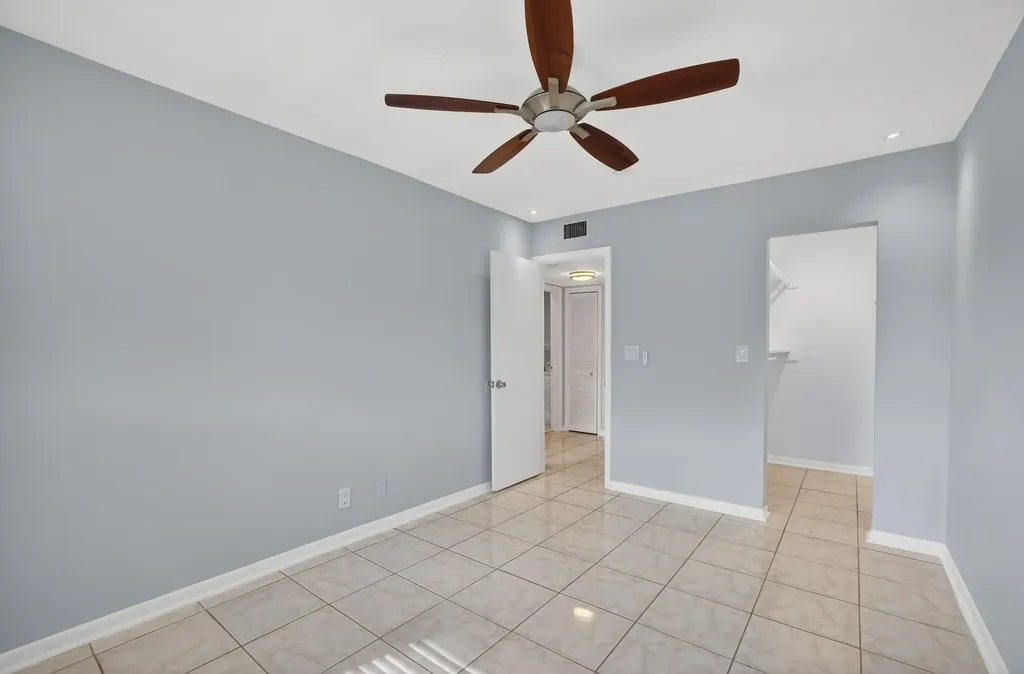 4051 NE 13th Avenue Oakland Park FL 33334