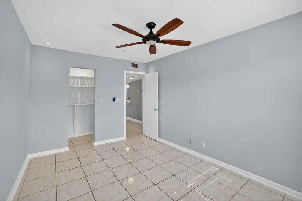 4051 NE 13th Avenue Oakland Park FL 33334