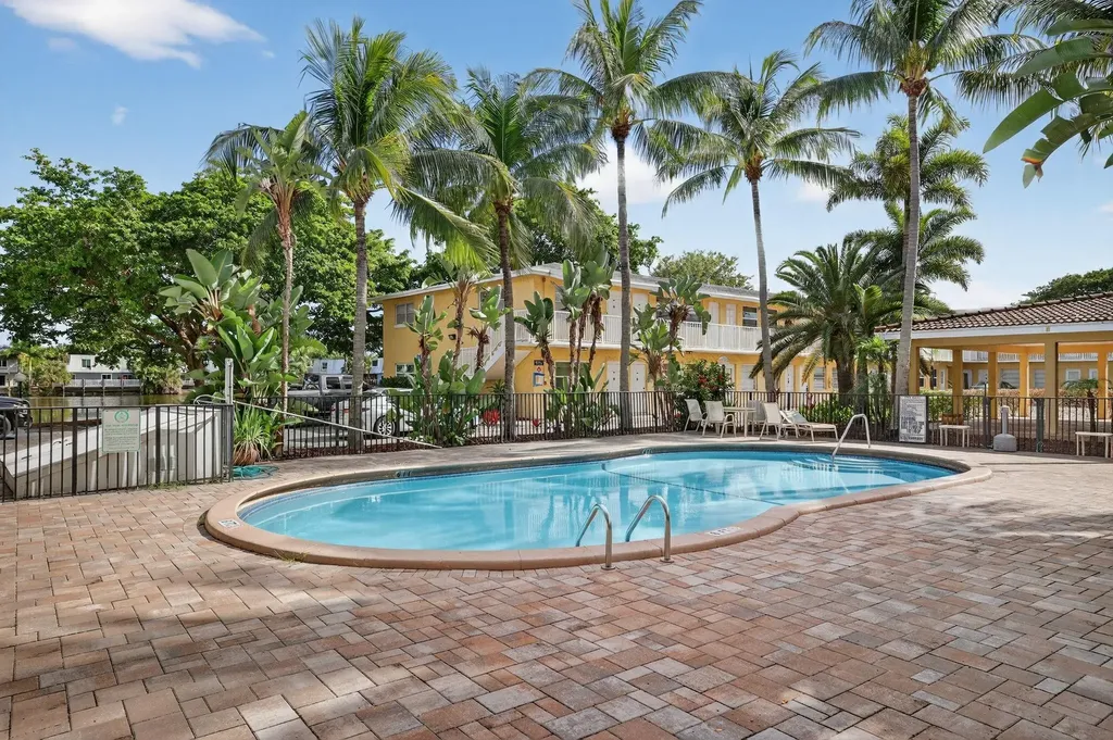 4051 NE 13th Avenue Oakland Park FL 33334