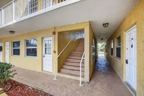 4051 NE 13th Avenue Oakland Park FL 33334