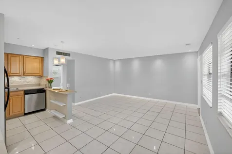4051 NE 13th Avenue Oakland Park FL 33334