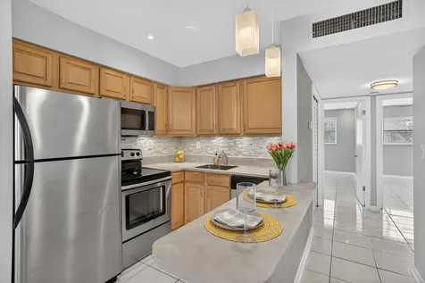 4051 NE 13th Avenue Oakland Park FL 33334