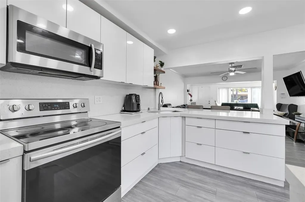 2535 Sherman Street Hollywood FL 33020