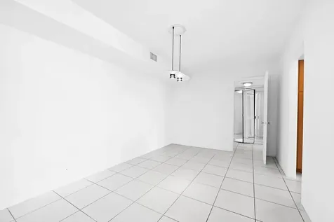 1000 Quayside Terrace Miami FL 33138