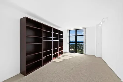 1000 Quayside Terrace Miami FL 33138