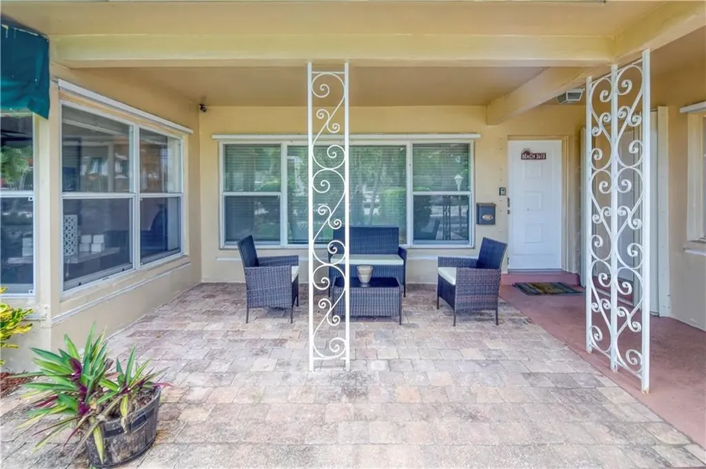 2613-2615 NE 33rd Avenue Fort Lauderdale FL 33308