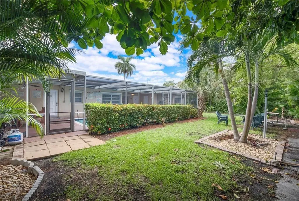 2613-2615 NE 33rd Avenue Fort Lauderdale FL 33308