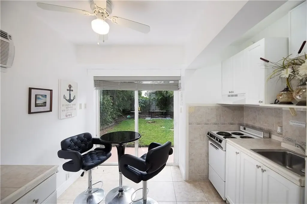 2613-2615 NE 33rd Avenue Fort Lauderdale FL 33308