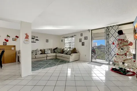 5570 NW 44th Street Lauderhill FL 33319