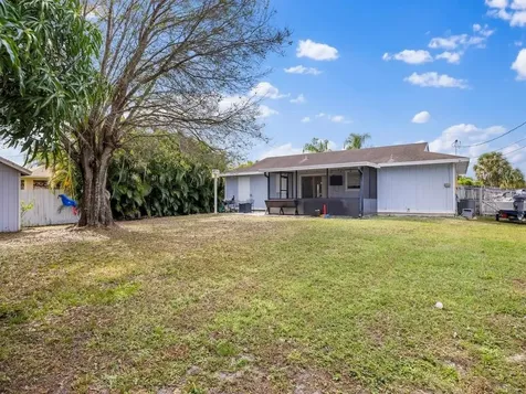 121 NW Doreen Street Port St Lucie FL 34983