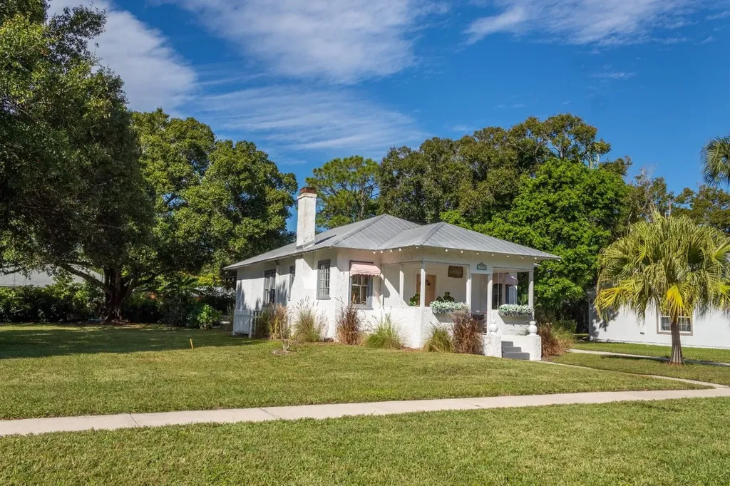 1645 34th Avenue Vero Beach FL 32960