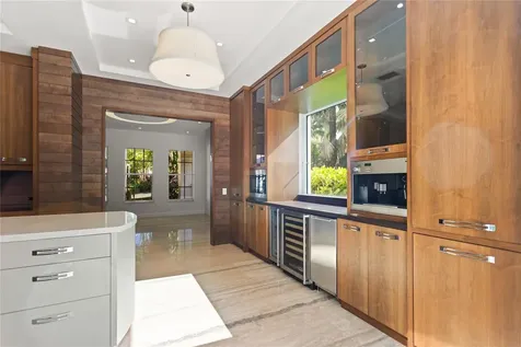 1585 Victoria Isle Way Weston FL 33327