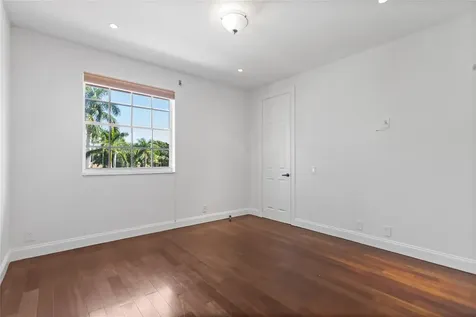 1585 Victoria Isle Way Weston FL 33327