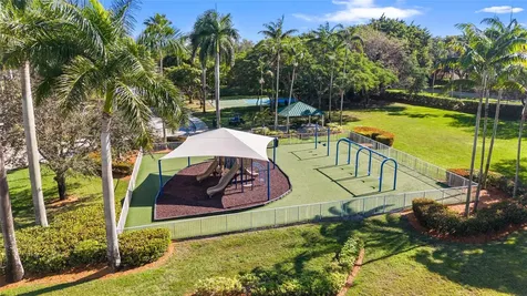 1585 Victoria Isle Way Weston FL 33327